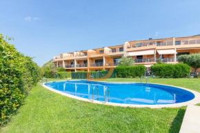 Beautiful apartment for 6 people with pool, parking and wifi - 10 minutes from the beach